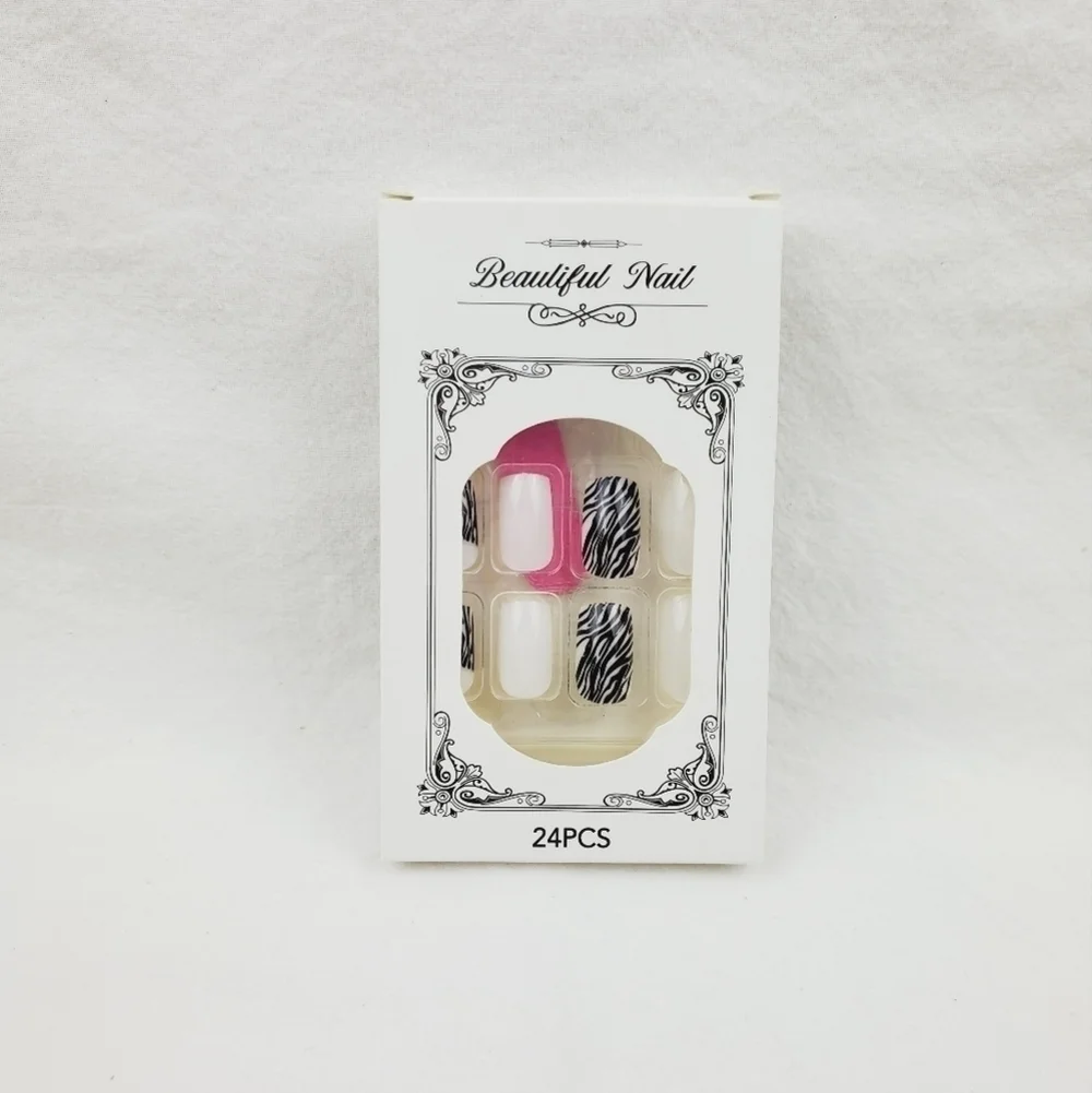 24 Pieces Fake press on nails